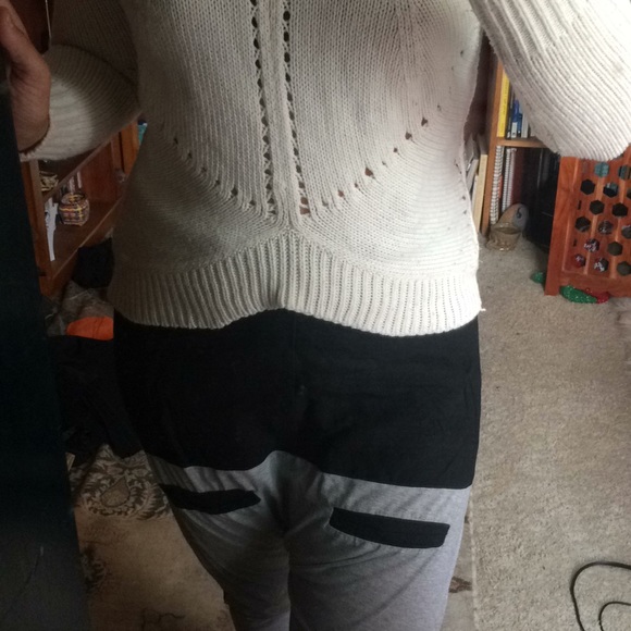 Tulip Cut Ann Taylor Loft Sweater - Picture 3 of 9